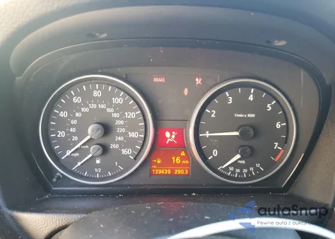 2006 BMW 325 I z USA, uszkodzony, nr VIN WBAVB13556PS66401